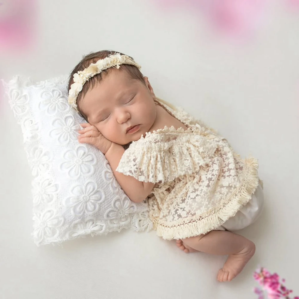 Beige Lace Ruffle Off Shoulder Romper Newborn Photography Outfit Baby Photo Shoot Props Infant Lace Baby Girl Clothing
Beige Lace Ruffle Off Shoulder Romper Newborn Photography Outfit Baby Photo Shoot Props Infant Lace Baby Girl Clothing