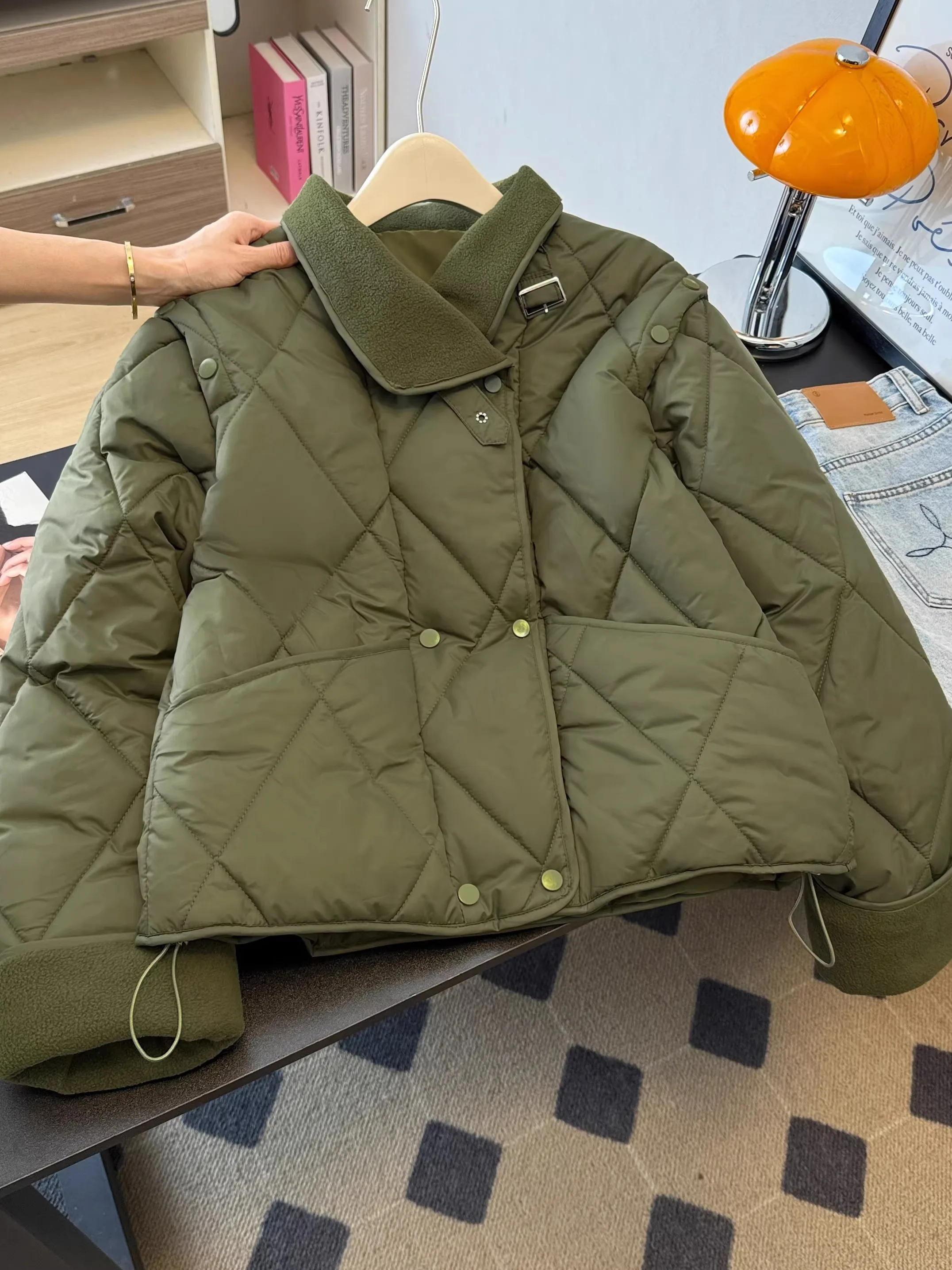 Elegant Green Collar Lightweight Cotton Jacket Women's plus Size Spring New Style Commute Korean Loose Fit Long Sleeve
Elegant Green Collar Lightweight Cotton Jacket Women's plus Size Spring New Style Commute Korean Loose Fit Long Sleeve