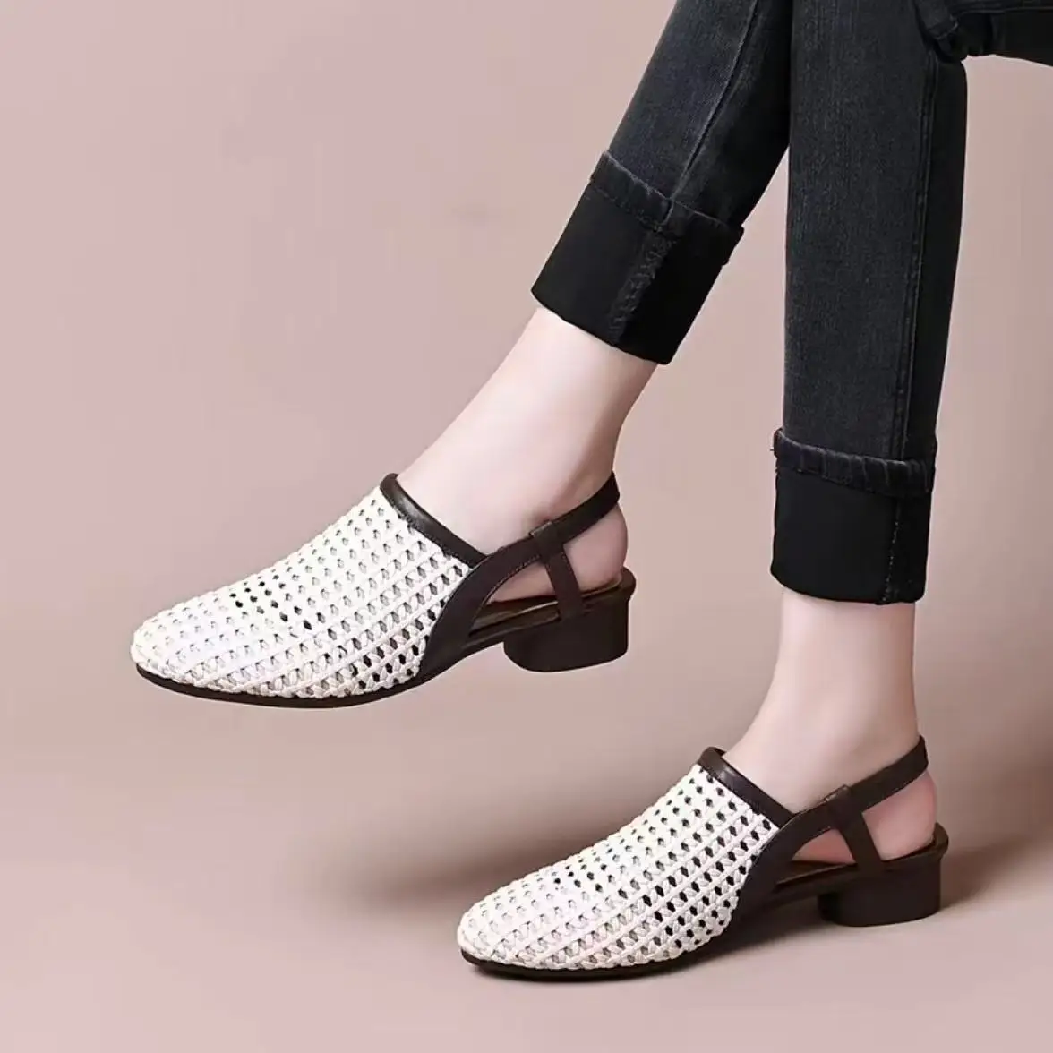 Women Woven Closed Toe Hollow Out Low Heel Sandals Summer New Soft sole Breathable Lightweight Slip On Fashion Backless Sandals
Women Woven Closed Toe Hollow Out Low Heel Sandals Summer New Soft sole Breathable Lightweight Slip On Fashion Backless Sandals