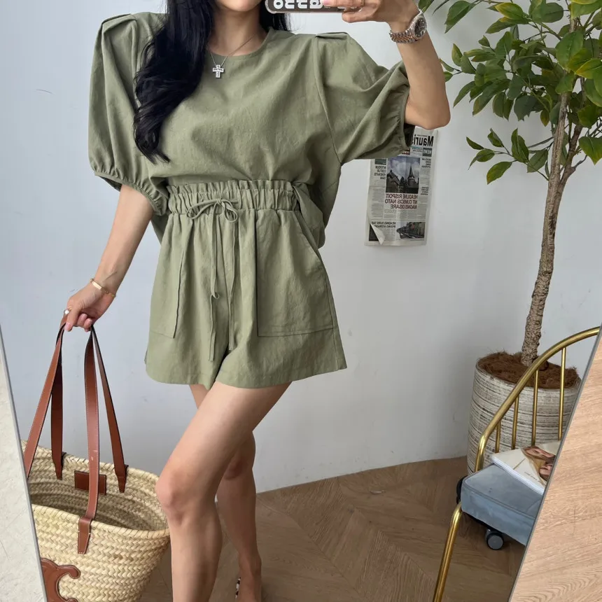 Cotton Linen Bubble Sleeve Top And High Waist Wide Leg Short Pants Set Women Loose Slimming Summer Thin Elastic Waist Shorts
Cotton Linen Bubble Sleeve Top And High Waist Wide Leg Short Pants Set Women Loose Slimming Summer Thin Elastic Waist Shorts