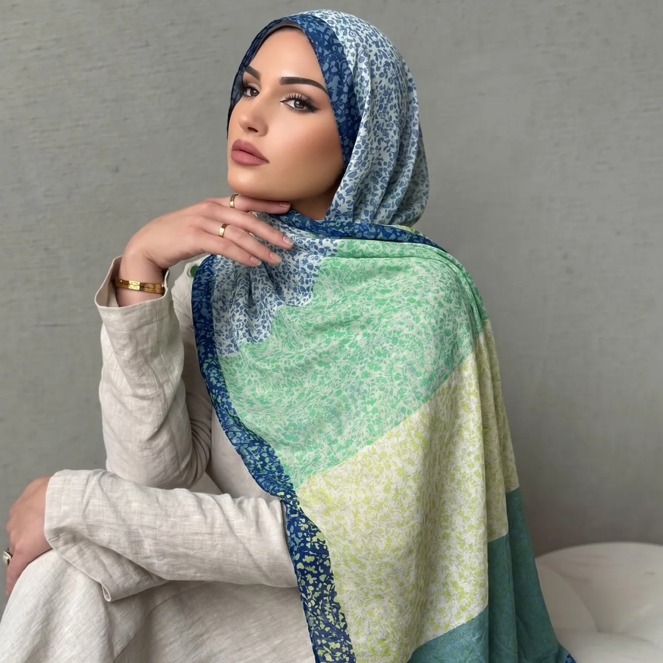 2026 Designer Brand Women Scarf Bohemia Print Lady Shawls Cotton Feeling Soft Oversize Hijabs Neck Headband Tassel Foulard
2026 Designer Brand Women Scarf Bohemia Print Lady Shawls Cotton Feeling Soft Oversize Hijabs Neck Headband Tassel Foulard