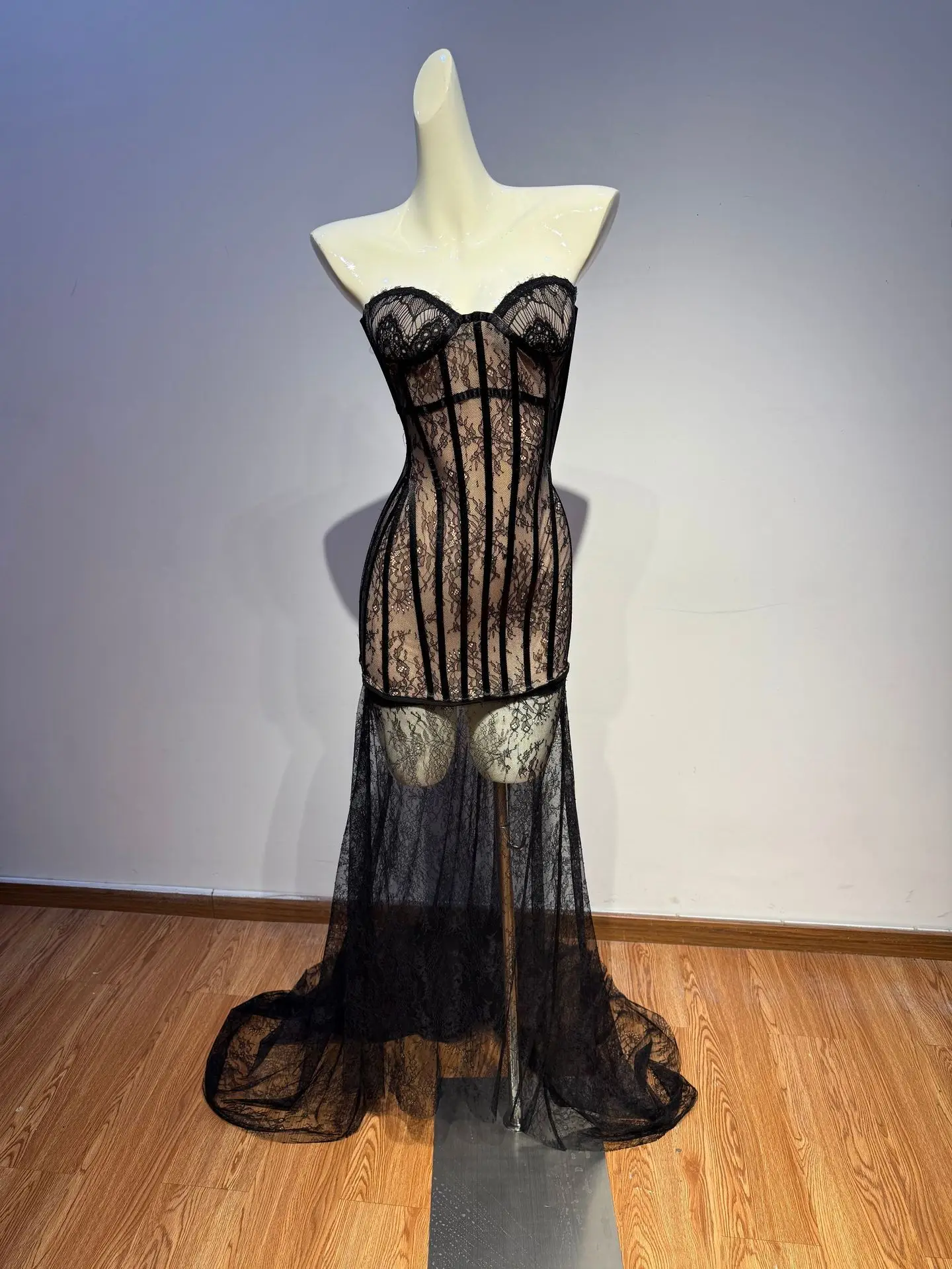 2026 Women Celebrity Luxury Sexy Off Shoulder Lace Patchwork Mesh Black Maxi Long Dress Elegant Evening Club Party Dress
2026 Women Celebrity Luxury Sexy Off Shoulder Lace Patchwork Mesh Black Maxi Long Dress Elegant Evening Club Party Dress
