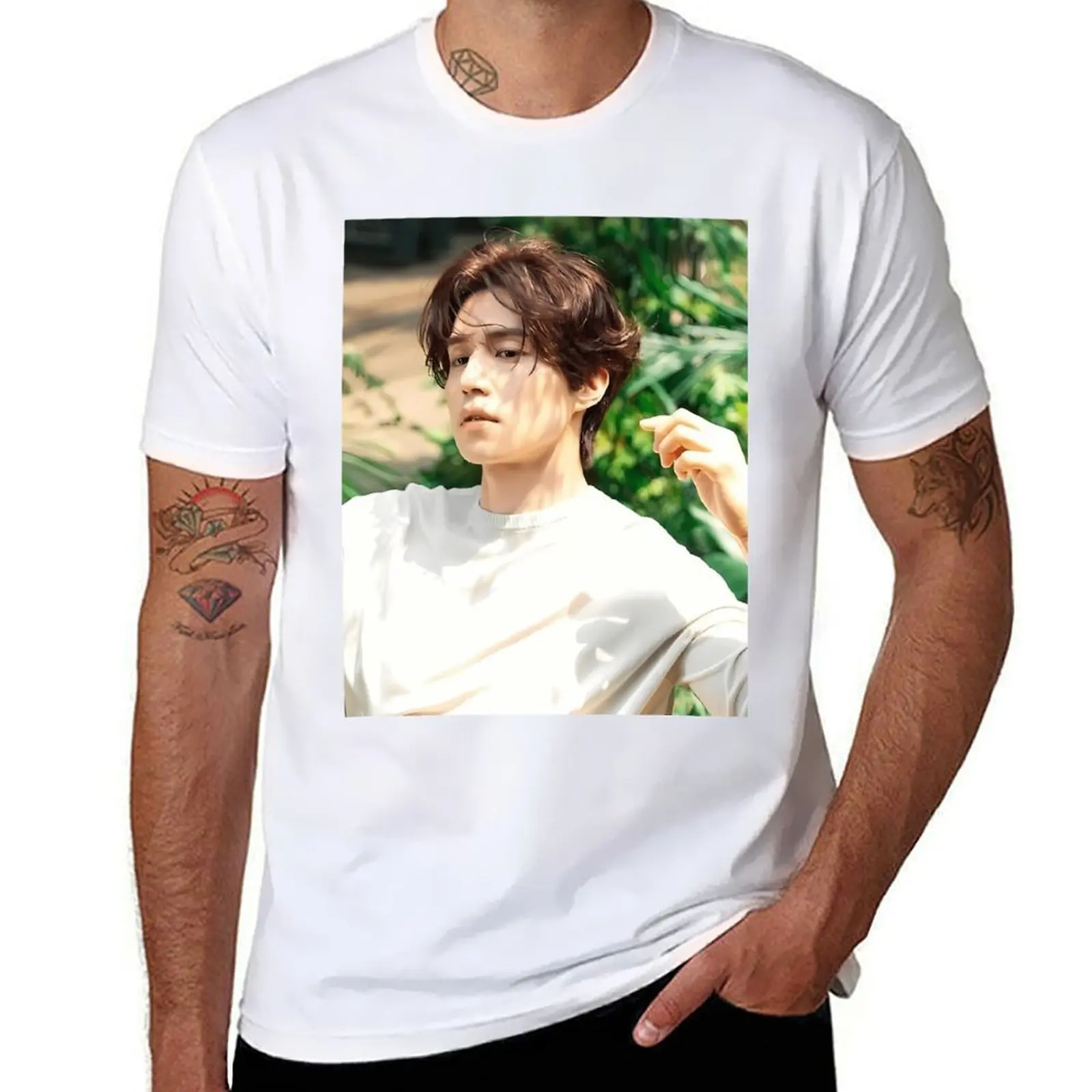 Lee Dong Wook - V9 T-Shirt man t shirts high quality luxury brand t shirt man designer T-Shirt
Lee Dong Wook - V9 T-Shirt man t shirts high quality luxury brand t shirt man designer T-Shirt