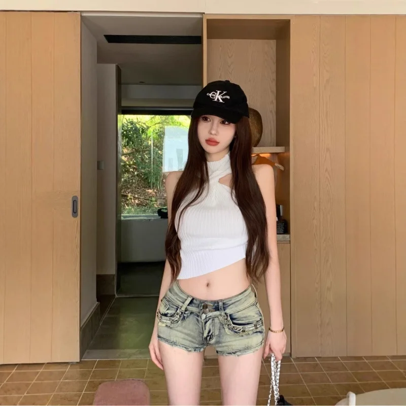 Y2K Vintage Low Waist Denim Shorts Women Summer Streetwear Washed Distressed Mini Jeans Sexy Bodycon Hot Pants for Club Party
Y2K Vintage Low Waist Denim Shorts Women Summer Streetwear Washed Distressed Mini Jeans Sexy Bodycon Hot Pants for Club Party