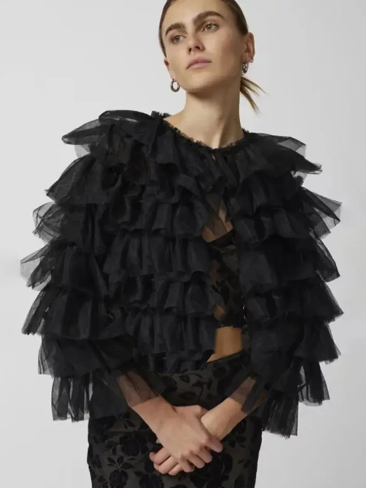 Tiered Sheer Mesh Ruffle Blouse Women Spring O Neck Flare Sleeve Fashion Shirts Blouses Lady Designer Casual Streetwear Tops
Tiered Sheer Mesh Ruffle Blouse Women Spring O Neck Flare Sleeve Fashion Shirts Blouses Lady Designer Casual Streetwear Tops