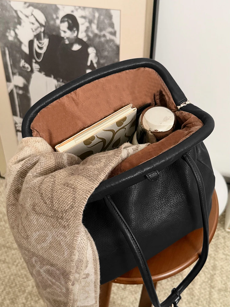 Bla Leather Large Capaci Tote Bag Women's 2026 New Luxury mat High-End Handbag Single oulder Clip Bag
Bla Leather Large Capaci Tote Bag Women's 2026 New Luxury mat High-End Handbag Single oulder Clip Bag