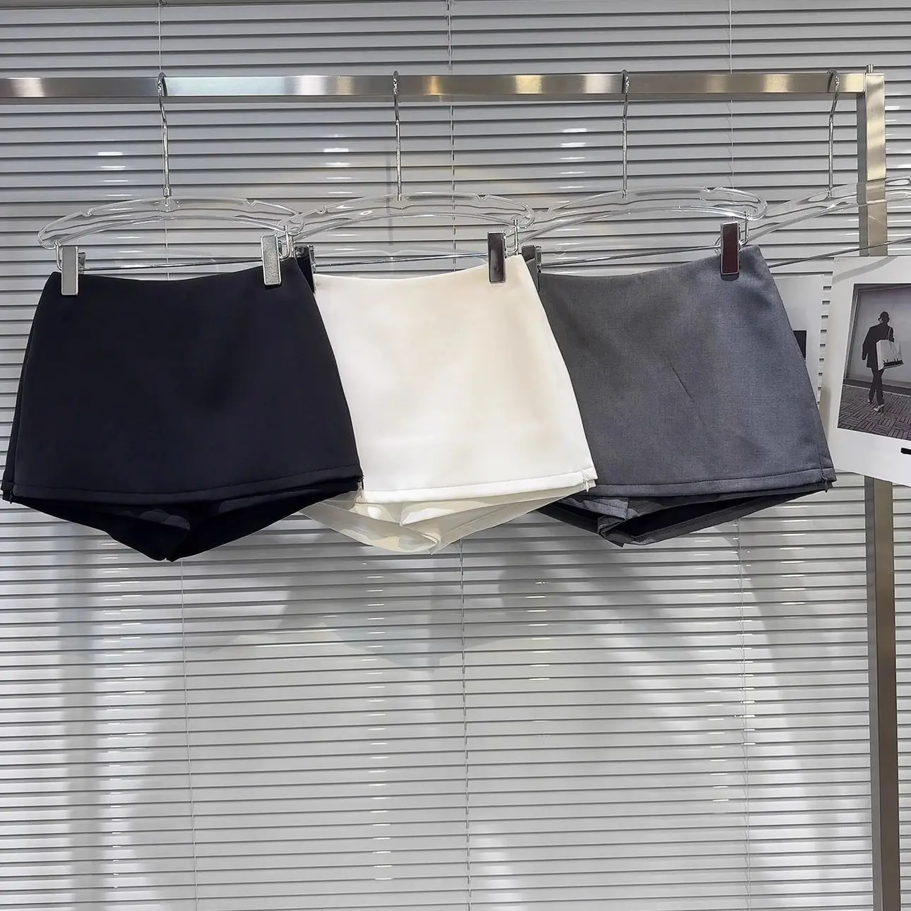 Spring Autumn Low Waist Fake Two-Piece Short Skirt Suit Anti-Light Sexy Girl Half-length Pants Standard Fit Polyester Fiber
Spring Autumn Low Waist Fake Two-Piece Short Skirt Suit Anti-Light Sexy Girl Half-length Pants Standard Fit Polyester Fiber