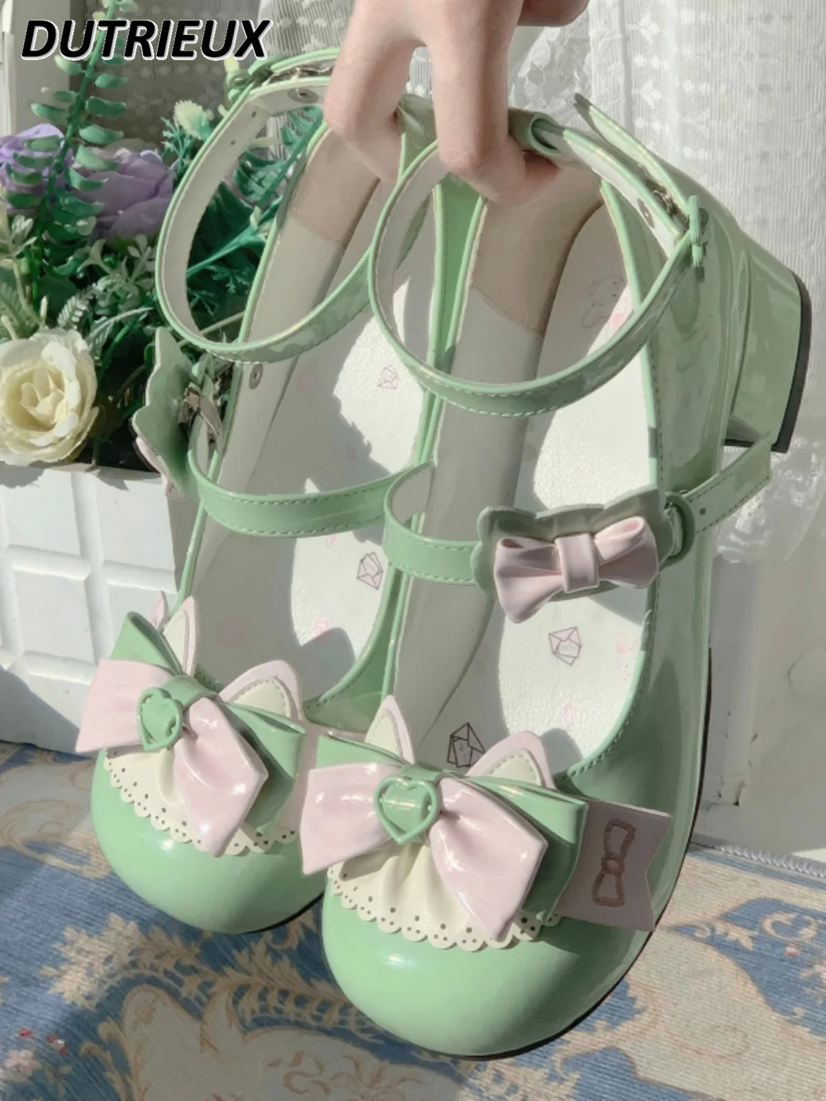Sweet and Cute Fashion 2025 New Spring Autumn Head Heart Girl Pumps Round Head Cute Sweet Lolita Versatile Mary Jane Shoes
Sweet and Cute Fashion 2025 New Spring Autumn Head Heart Girl Pumps Round Head Cute Sweet Lolita Versatile Mary Jane Shoes