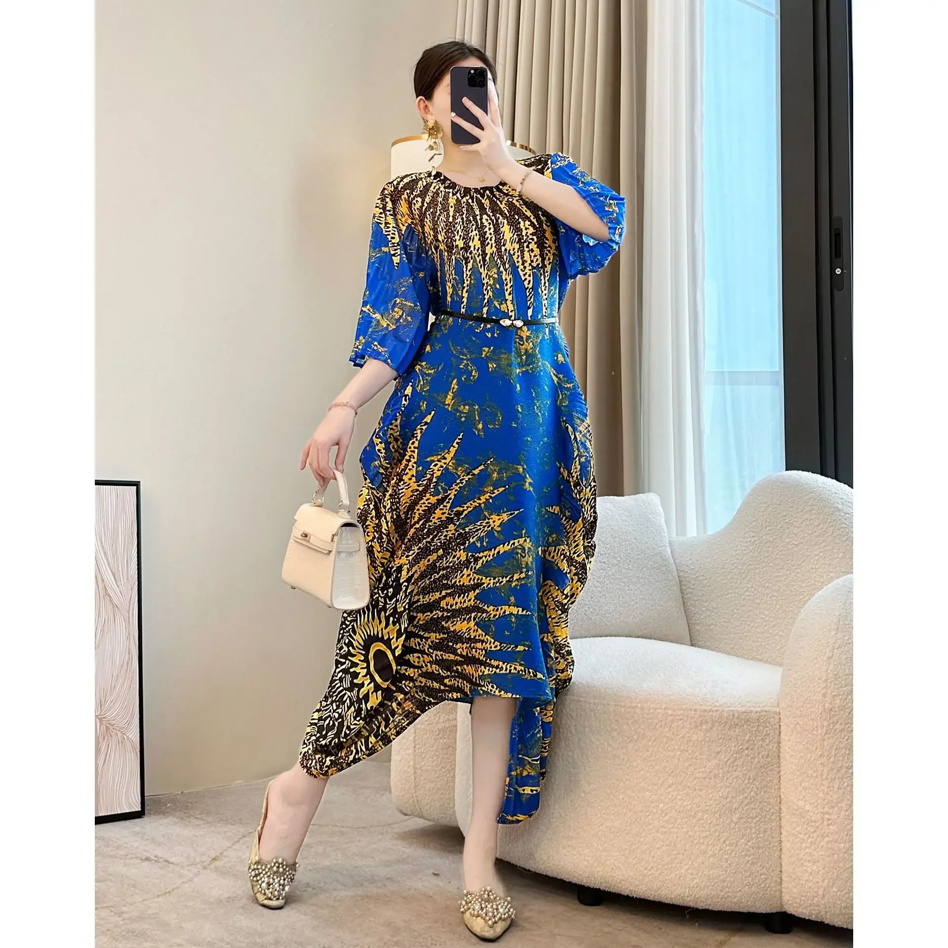Miyake Style Pleated Dress for Women 2025 New Design Style Printed Round Neck Three-quarter Sleeve Loose Irregular Pleated Skirt
Miyake Style Pleated Dress for Women 2025 New Design Style Printed Round Neck Three-quarter Sleeve Loose Irregular Pleated Skirt