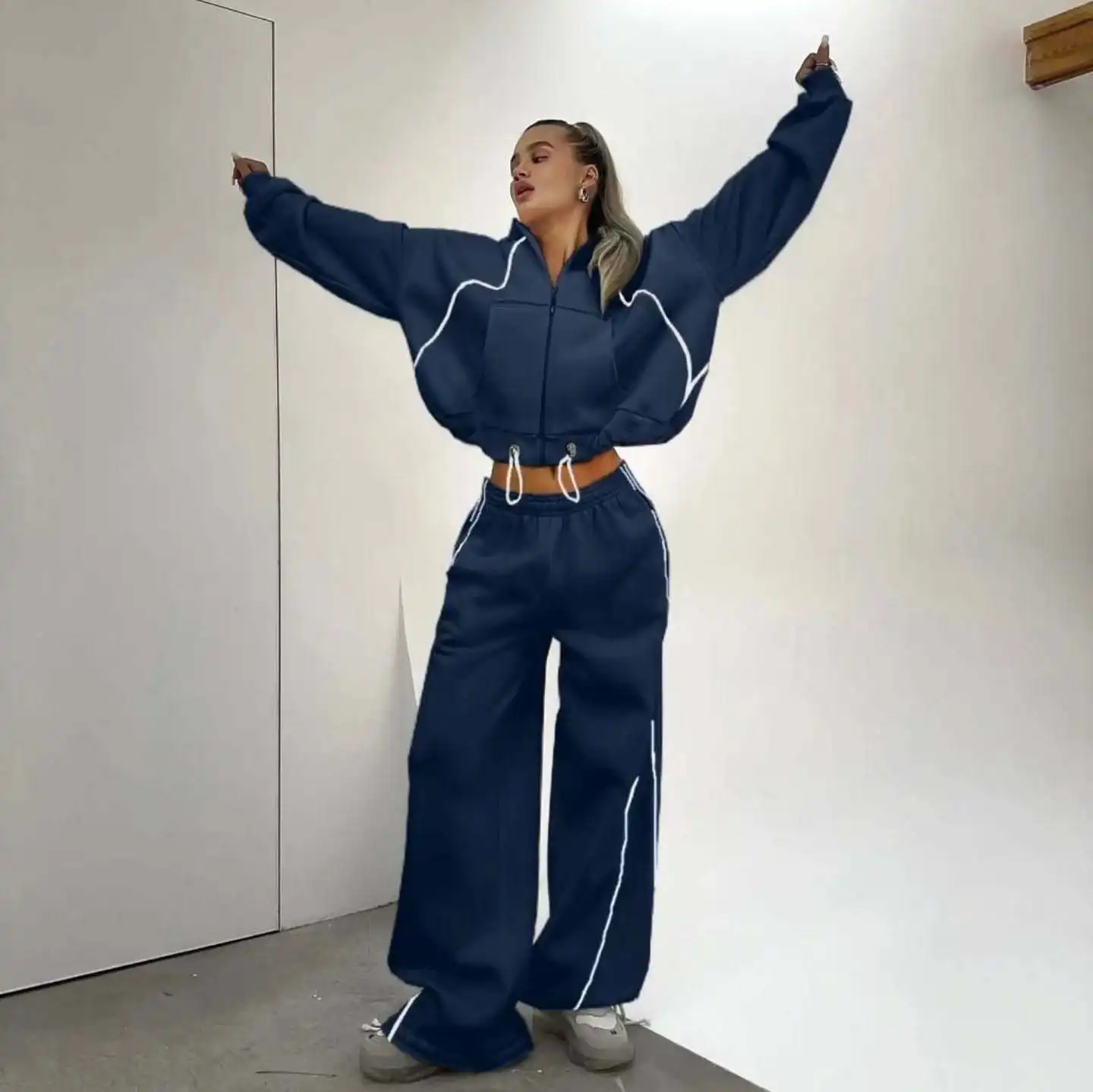 Faionable Color Blo Hoodie Long Sve Women's Set Loose Straight Leg Pants Two Piece Casual Sportswear Tra Suit
Faionable Color Blo Hoodie Long Sve Women's Set Loose Straight Leg Pants Two Piece Casual Sportswear Tra Suit