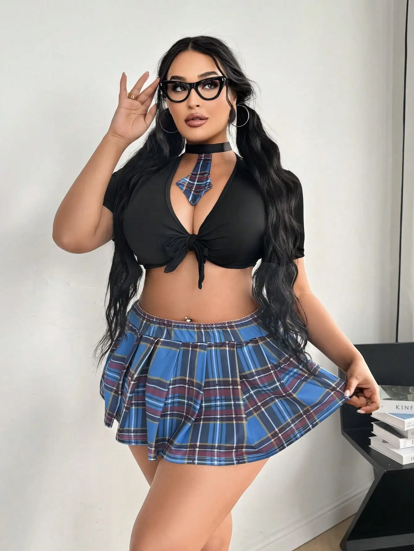 Plus Size Plaid Pleated Skirt & Black Halter Top Set with Bow Detail
Plus Size Plaid Pleated Skirt & Black Halter Top Set with Bow Detail