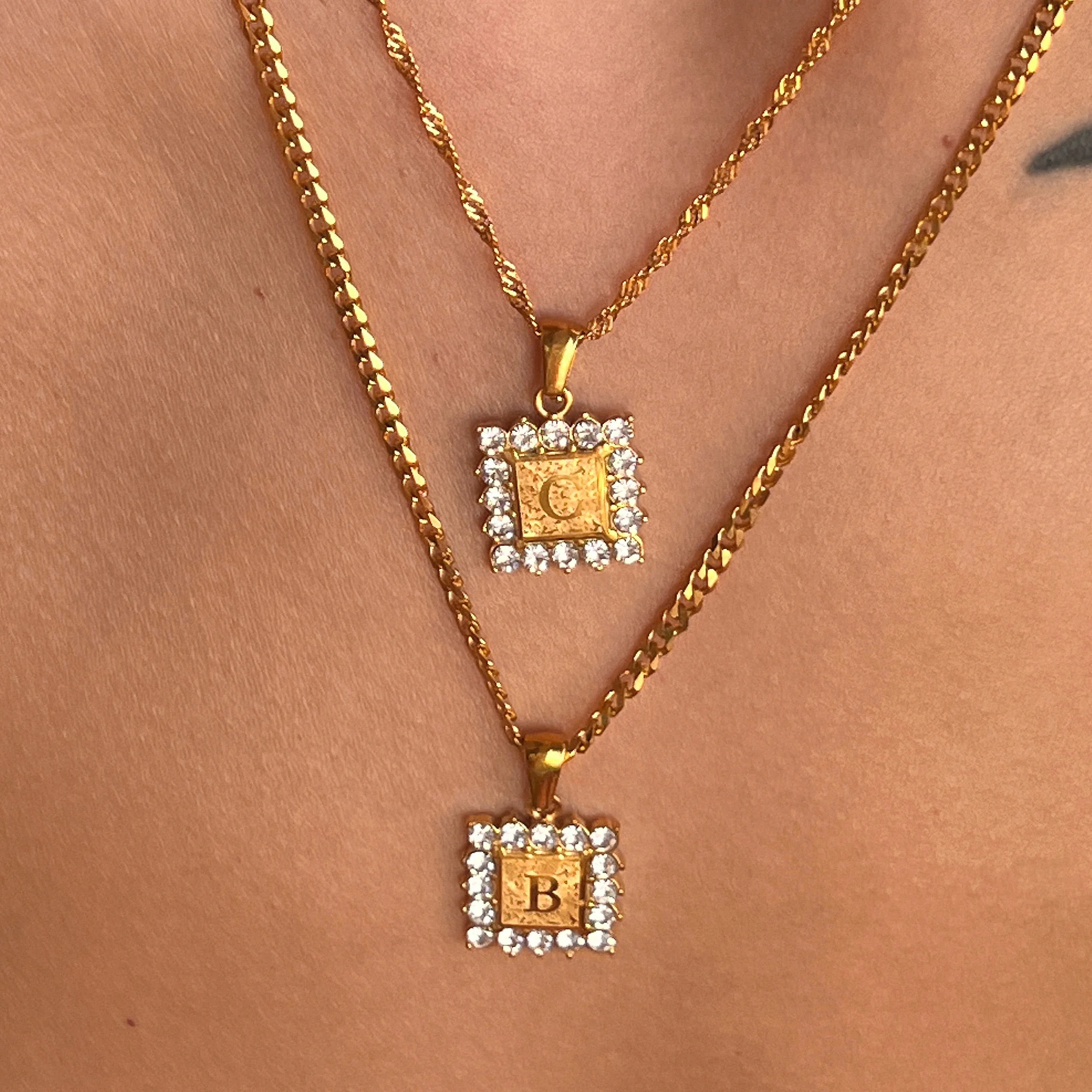 DASEIN 18k Gold Plated Stainless Steel Customized Letter Alphabet Iced Out Zircon Square Pendant Cuban Chain Necklace Women
DASEIN 18k Gold Plated Stainless Steel Customized Letter Alphabet Iced Out Zircon Square Pendant Cuban Chain Necklace Women