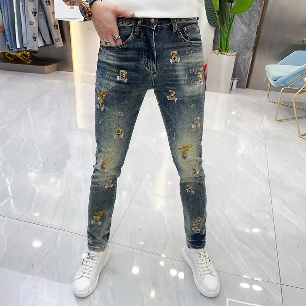 Elastic Bear Embroidered Slim Fit Jeans Men's Retro Trendy Brand Casual Long Pants mid Waist Washed Hand Rubbed 3D Cutting
Elastic Bear Embroidered Slim Fit Jeans Men's Retro Trendy Brand Casual Long Pants mid Waist Washed Hand Rubbed 3D Cutting
