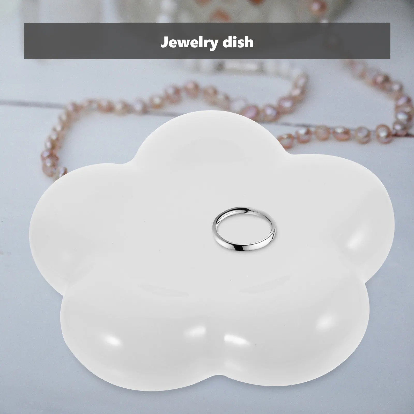 Керамическая тарелка для украшений в форме цветка, стильный настольный органайзер, поднос для колец, для демонстрации ювелирных изделий, реквизит для фотосъемки, подарок для женщин, мам, на День святого Валентина
Керамическая тарелка для украшений в форме цветка, стильный настольный органайзер, поднос для колец, для демонстрации ювелирных изделий, реквизит для фотосъемки, подарок для женщин, мам, на День святого Валентина