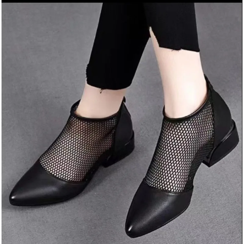 2026 Mesh Hollow Chelsea Boots Women's Trend Summer Thin Section Breathable Thick Heels Ankle Boot Female High Top Sandals
2026 Mesh Hollow Chelsea Boots Women's Trend Summer Thin Section Breathable Thick Heels Ankle Boot Female High Top Sandals