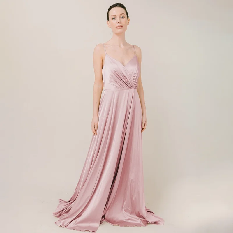 BLUE V-neck Spaghetti Straps Formal Prom Dresses Simple Pleated Satin Evening Gown Ruched Back Vestido De Noche for Women
BLUE V-neck Spaghetti Straps Formal Prom Dresses Simple Pleated Satin Evening Gown Ruched Back Vestido De Noche for Women