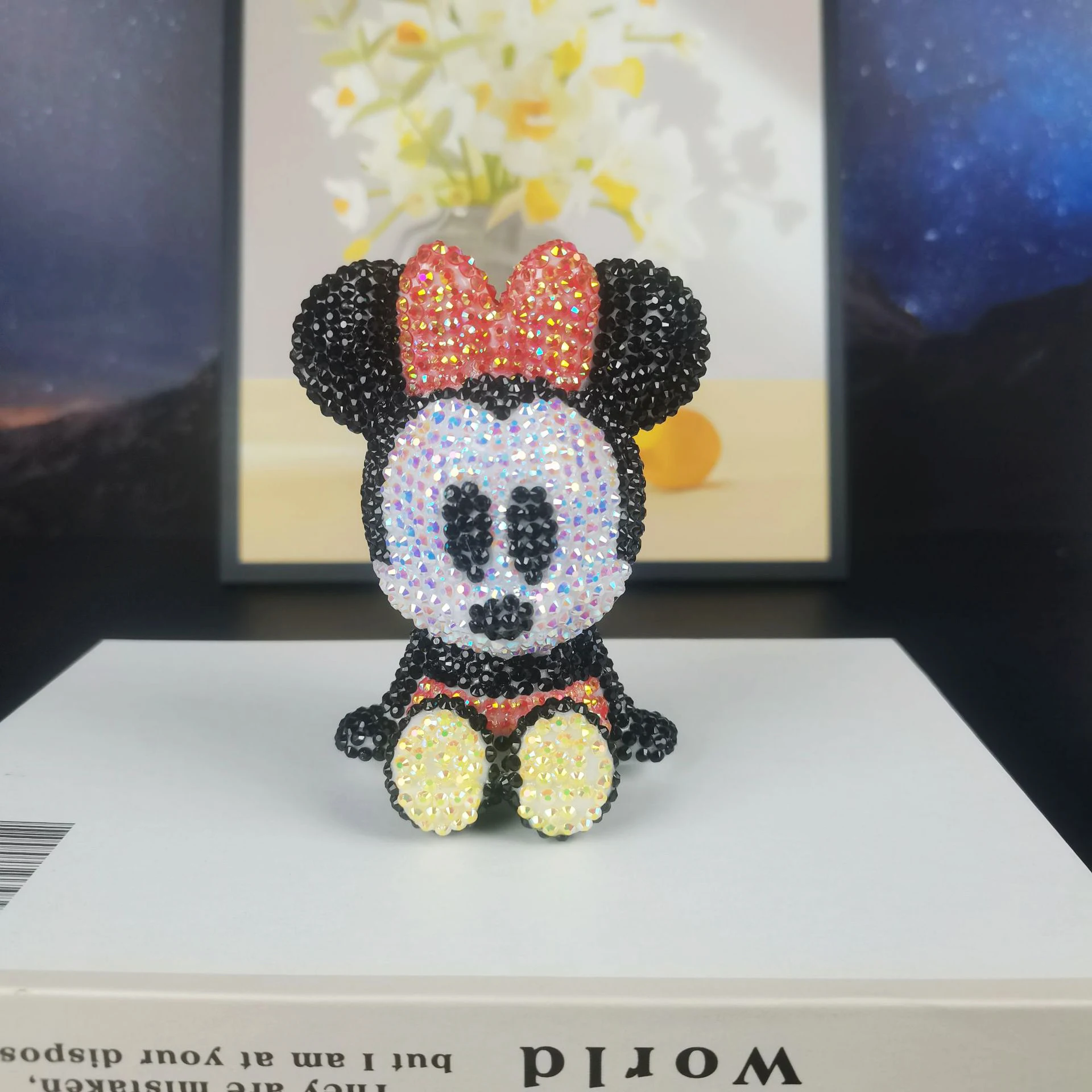 Декоративная фигурка-копилка Пикачу, Микки и Минни, украшенная стразами, сувенир, подарок на день рождения для детей с персонажами мультфильмов
Декоративная фигурка-копилка Пикачу, Микки и Минни, украшенная стразами, сувенир, подарок на день рождения для детей с персонажами мультфильмов