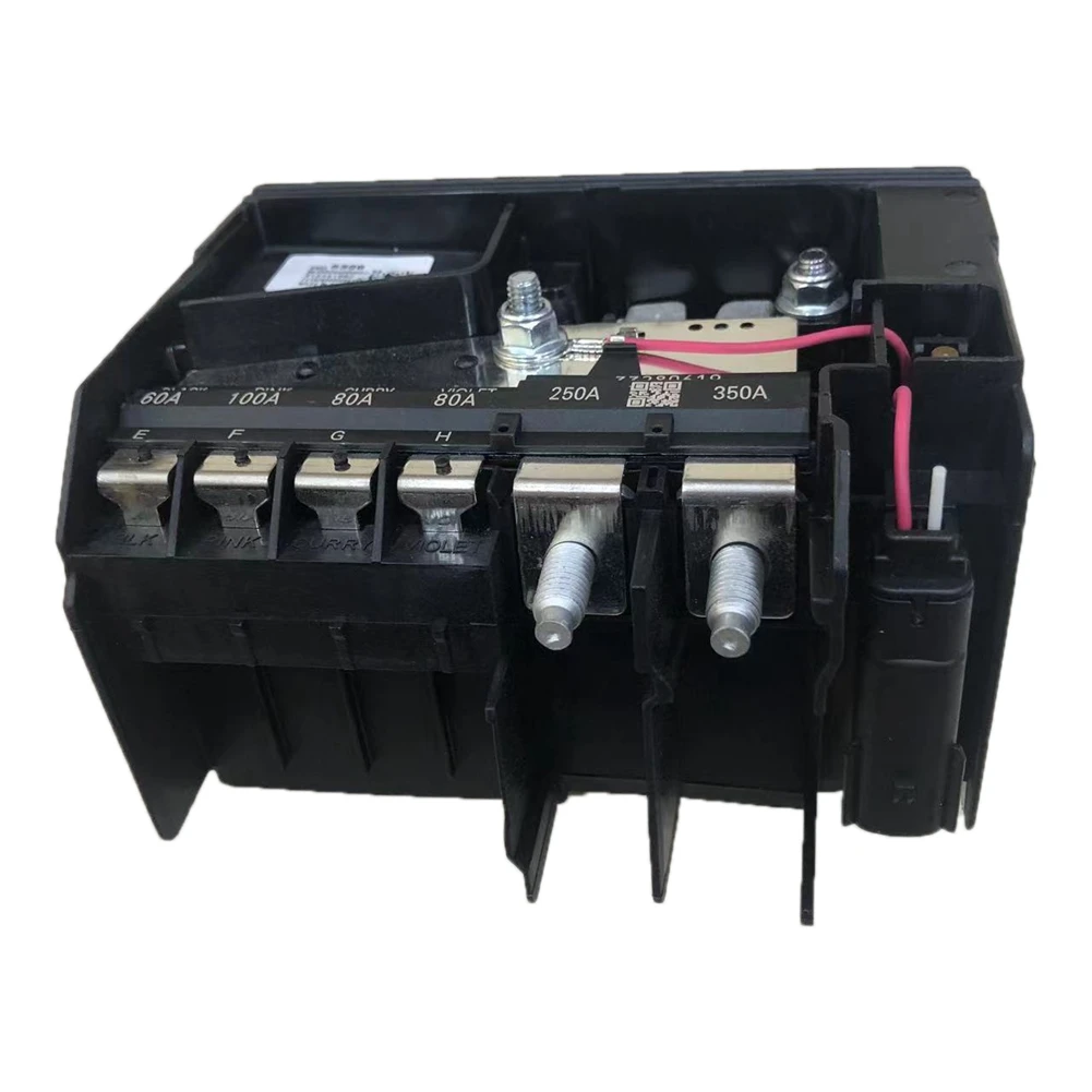 84335366 Car Engine Compartment Fuse Block for 1.5L 2.0L 2016-2020 Battery Distribution Cover 84131629
84335366 Car Engine Compartment Fuse Block for 1.5L 2.0L 2016-2020 Battery Distribution Cover 84131629