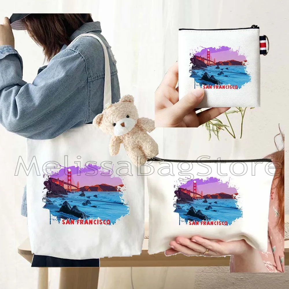 4PCS Gifts Set San Francisco White Canvas Tote Bag Handbag with Doll Key Coin Purse Cosmetic Makeup Toilet Bag Case Pouch
4PCS Gifts Set San Francisco White Canvas Tote Bag Handbag with Doll Key Coin Purse Cosmetic Makeup Toilet Bag Case Pouch