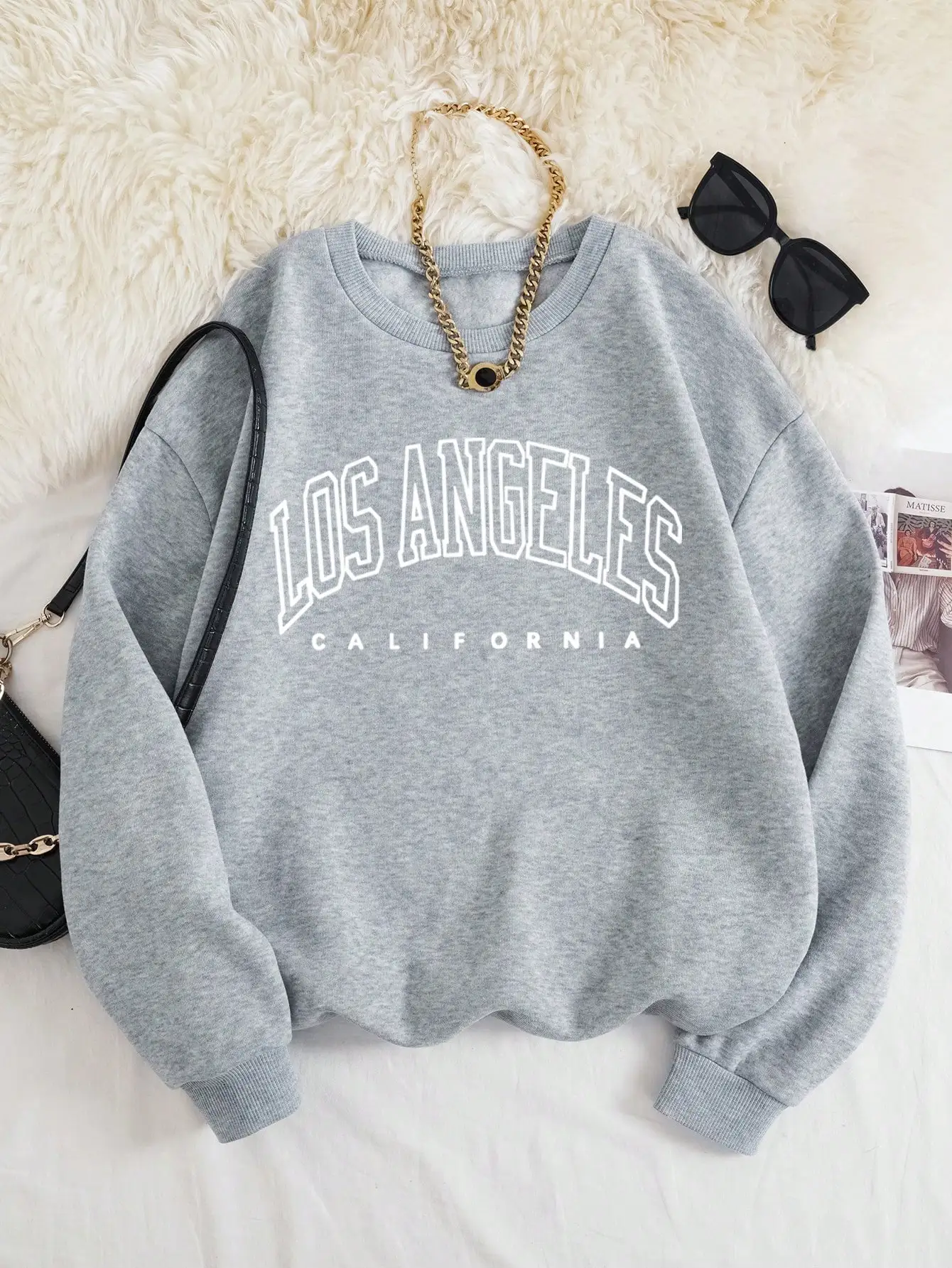Los Angeles California Graphic Sweatshirt for Women, Casual Long Sleeve Pullover, Fall Streetwear Top
Los Angeles California Graphic Sweatshirt for Women, Casual Long Sleeve Pullover, Fall Streetwear Top