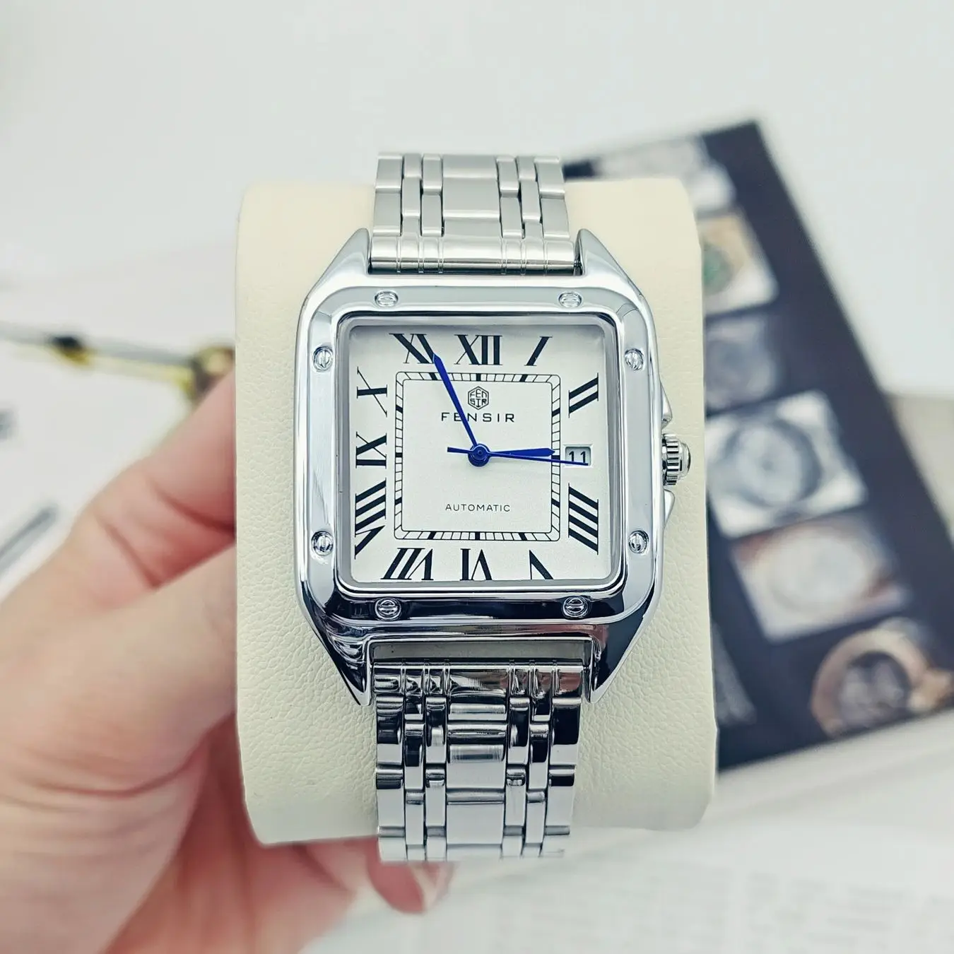 New Square-Shaped Men's Watch, Fashionable, Business Casual, Versatile and Stylish, Suitable for Various Occasions, the First Choice for Giving as a Valentine's Day Gift to Your Boyfriend
New Square-Shaped Men's Watch, Fashionable, Business Casual, Versatile and Stylish, Suitable for Various Occasions, the First Choice for Giving as a Valentine's Day Gift to Your Boyfriend