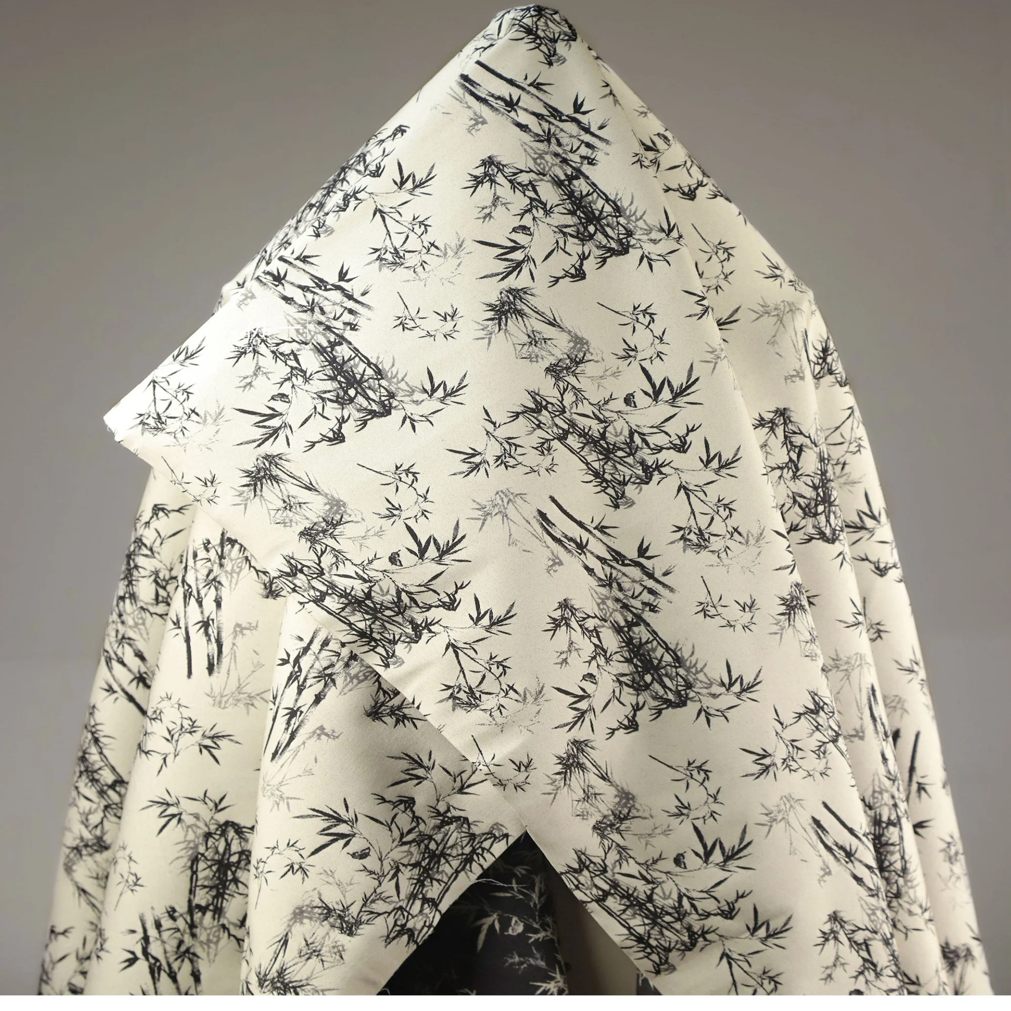 1Meter Apricot Bottom Ink Black Bamboo Forest Jacquard Fabric DIY Horse Face Skirt Half Skirt Clothing Texture Fabric
1Meter Apricot Bottom Ink Black Bamboo Forest Jacquard Fabric DIY Horse Face Skirt Half Skirt Clothing Texture Fabric