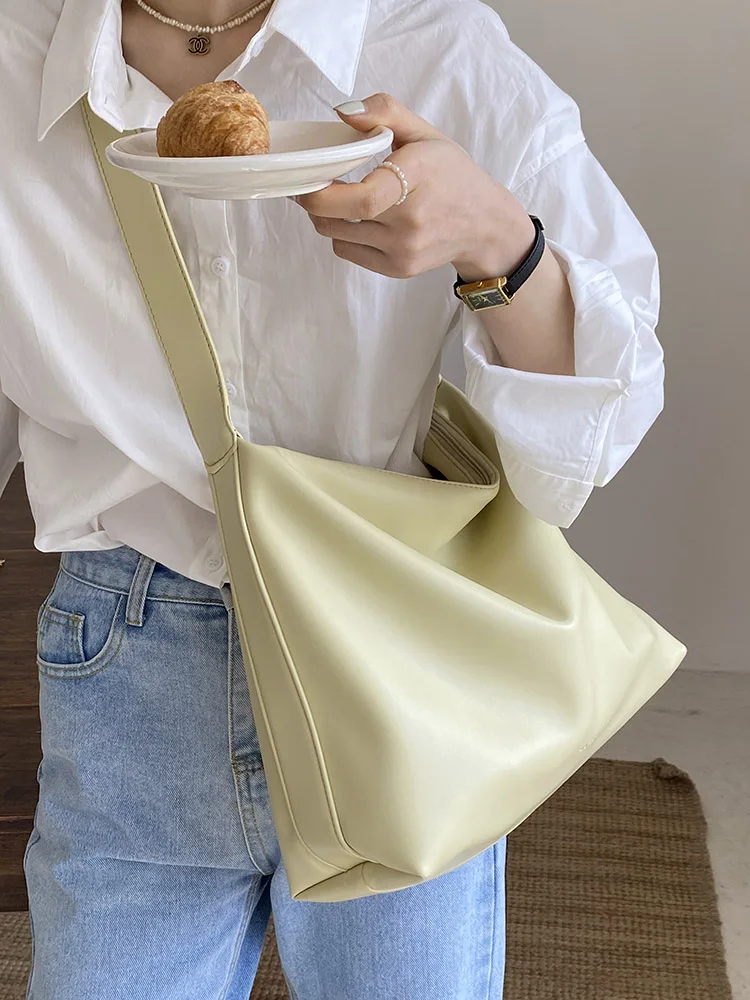 Fashion Trend PU Tote Bags For Women New Large Capacity Versatile Commute Shoulder Crossbody Bag Simple All-matched Underarm Bag
Fashion Trend PU Tote Bags For Women New Large Capacity Versatile Commute Shoulder Crossbody Bag Simple All-matched Underarm Bag