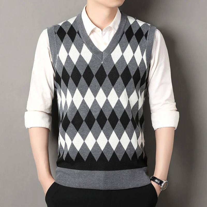 Mens Knit Vest V Neck Sleeveless Sweater Casual Slim Fit Pullover Knitted Sweater Vests Spring Autumn Tops
Mens Knit Vest V Neck Sleeveless Sweater Casual Slim Fit Pullover Knitted Sweater Vests Spring Autumn Tops