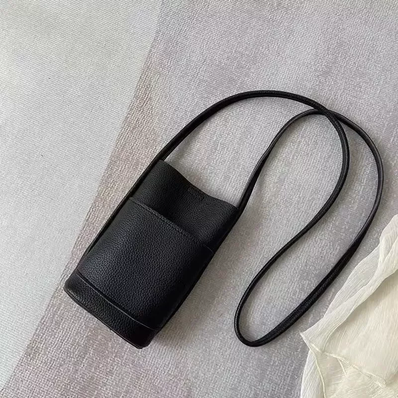 Women Mini Bucket Crossbody Bag, Faux Leather Phone Purse, Lightweight Stylish Shoulder Bags for Daily Casual Use Outings
Women Mini Bucket Crossbody Bag, Faux Leather Phone Purse, Lightweight Stylish Shoulder Bags for Daily Casual Use Outings