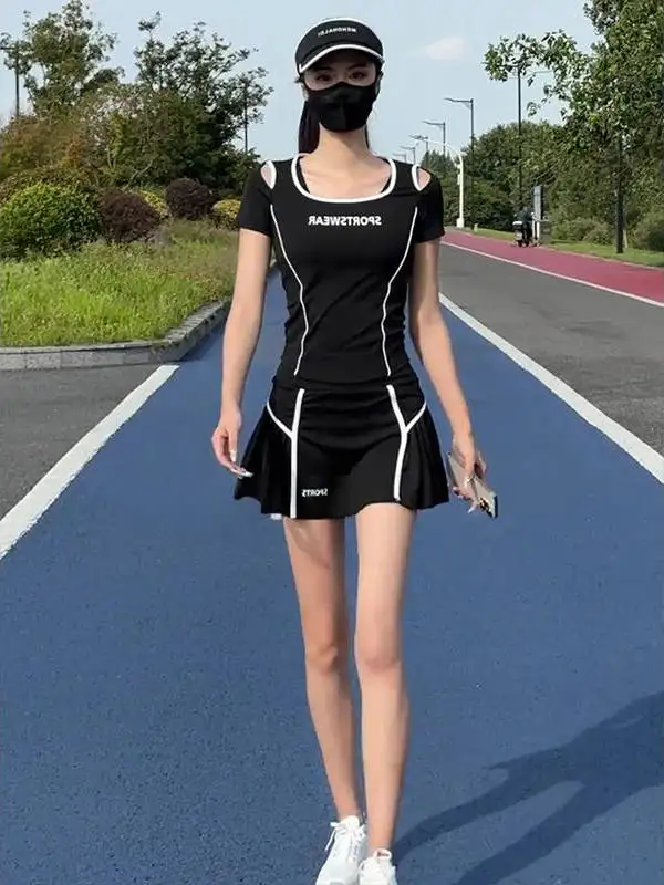 Slim Fit Color Block Line Design Hollow out T-Shirt Short Skirt Sports Set Fashionable Casual Wear for Women 25-35 Years Old
Slim Fit Color Block Line Design Hollow out T-Shirt Short Skirt Sports Set Fashionable Casual Wear for Women 25-35 Years Old