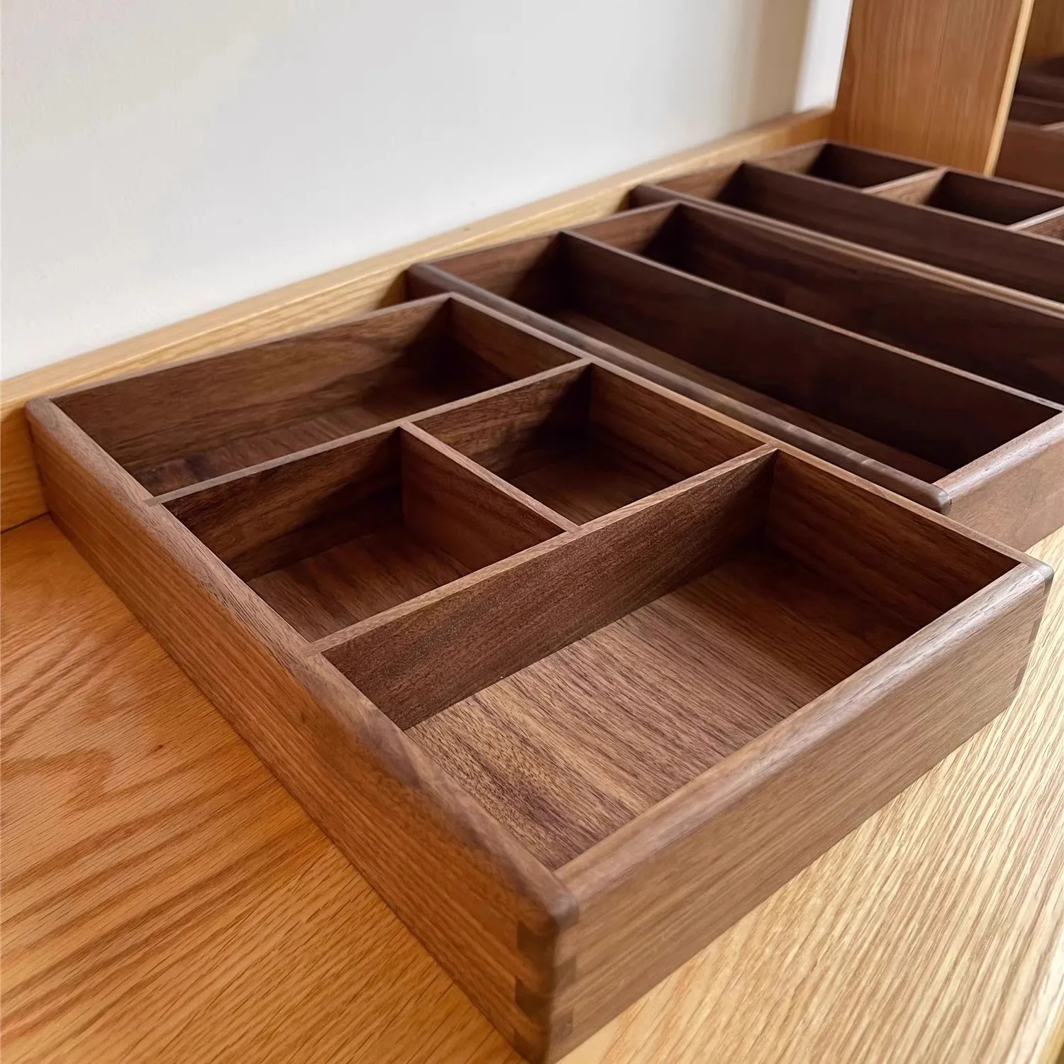 【Hot】Compartment Solid Walnut Desk Organizer Precision-Crafted Wooden Storage Box For Office Supplies & Stationery
【Hot】Compartment Solid Walnut Desk Organizer Precision-Crafted Wooden Storage Box For Office Supplies & Stationery