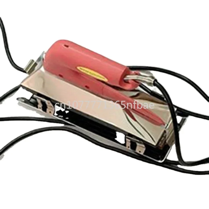 Professional iron for hotel carpet maintenance and installation tools, 5-meter carpet seam iron
Professional iron for hotel carpet maintenance and installation tools, 5-meter carpet seam iron