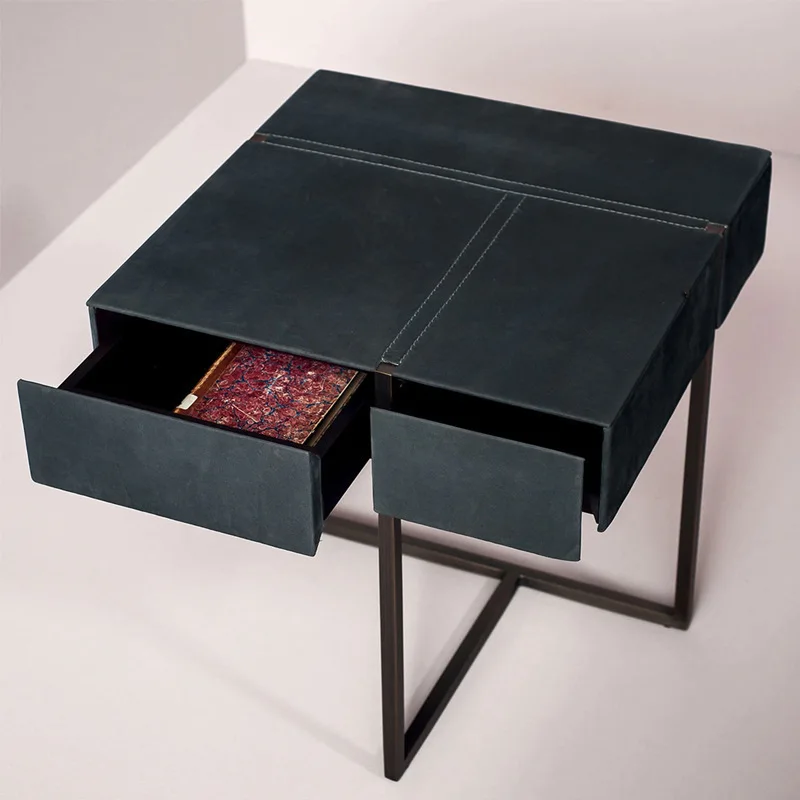 Minimalist bedside table Simple modern light luxury bedroom Leather art storage Bedside cabinet with drawers Metal
Minimalist bedside table Simple modern light luxury bedroom Leather art storage Bedside cabinet with drawers Metal