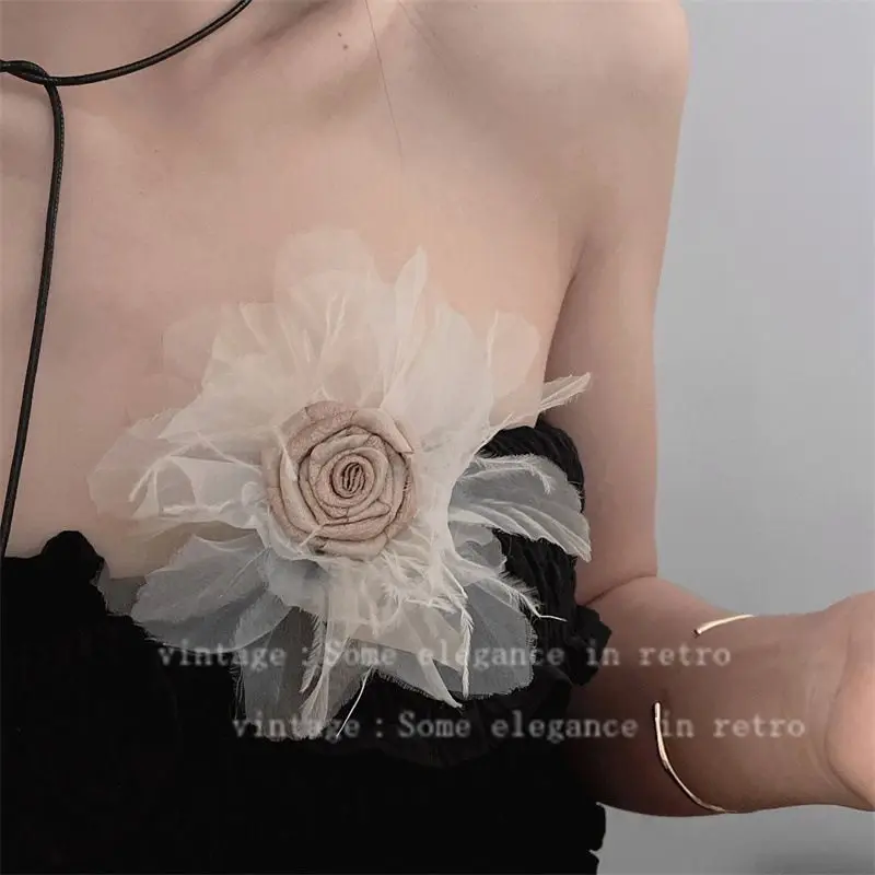 Super Fairy Elegant Rose Fluffy Flower Brooch Handmade Niche Design Dress Suit Corsage Accessory
Super Fairy Elegant Rose Fluffy Flower Brooch Handmade Niche Design Dress Suit Corsage Accessory