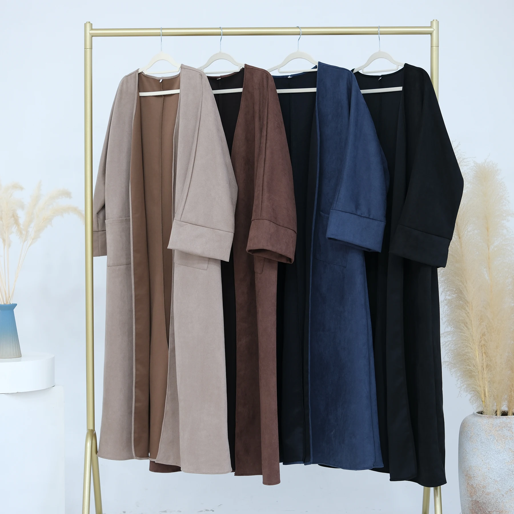 2025 Oem Women Winter Abaya Solid Color Velvet Women Muslim Dress Islamic Clothing Wide Sleeves Dubai Wholesale Simple Abaya
2025 Oem Women Winter Abaya Solid Color Velvet Women Muslim Dress Islamic Clothing Wide Sleeves Dubai Wholesale Simple Abaya