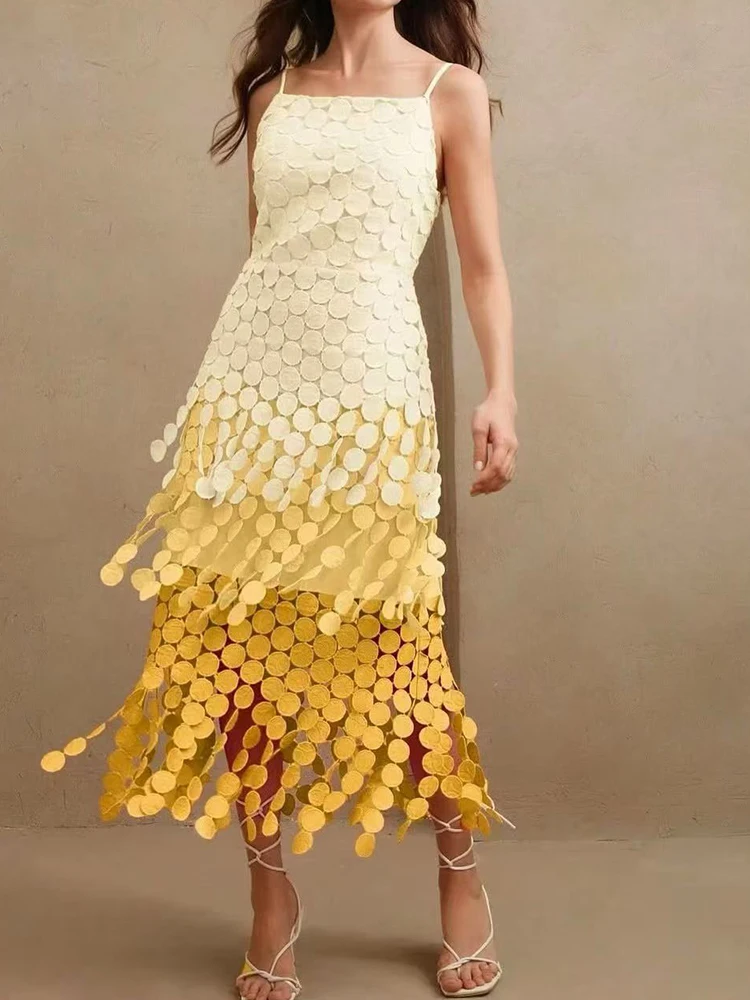 Ажурная праздничная юбка в стиле ретро с вышивкой и бретелями. Лето 2022. Новое длинное платье нестандартной формы в полоску с открытой спиной.
Ажурная праздничная юбка в стиле ретро с вышивкой и бретелями. Лето 2022. Новое длинное платье нестандартной формы в полоску с открытой спиной.