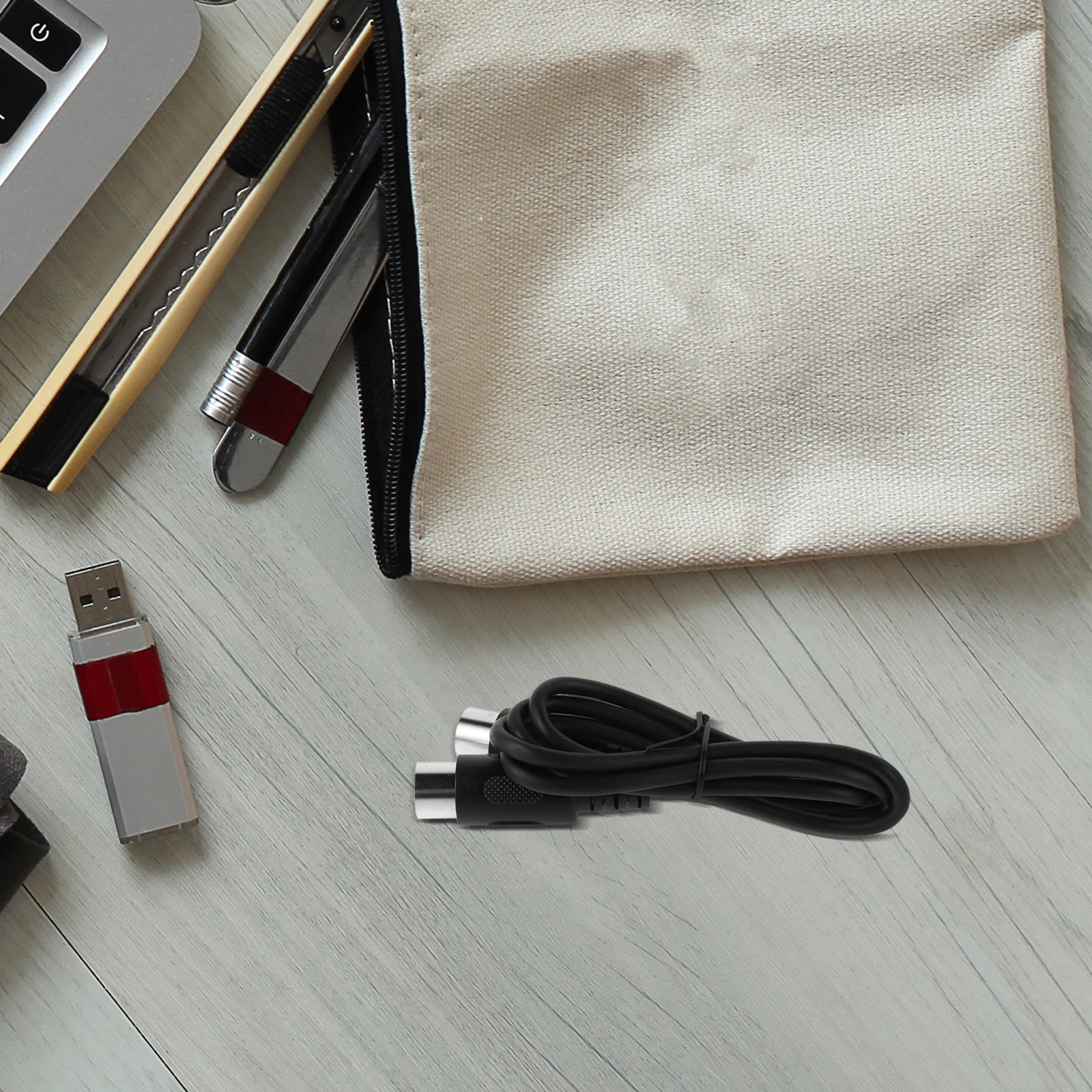 Midi 5-Pin Professional Audio Equipment For Keyboard Piano Synthesizer Drum Digital Piano Guitar Durable Pvc Midi Extension
Midi 5-Pin Professional Audio Equipment For Keyboard Piano Synthesizer Drum Digital Piano Guitar Durable Pvc Midi Extension