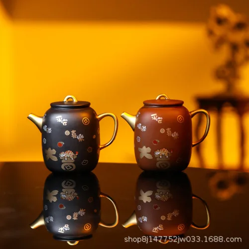 HXL purple sand cinnabar teapot household large-capacity ceramic handmade tea set
HXL purple sand cinnabar teapot household large-capacity ceramic handmade tea set