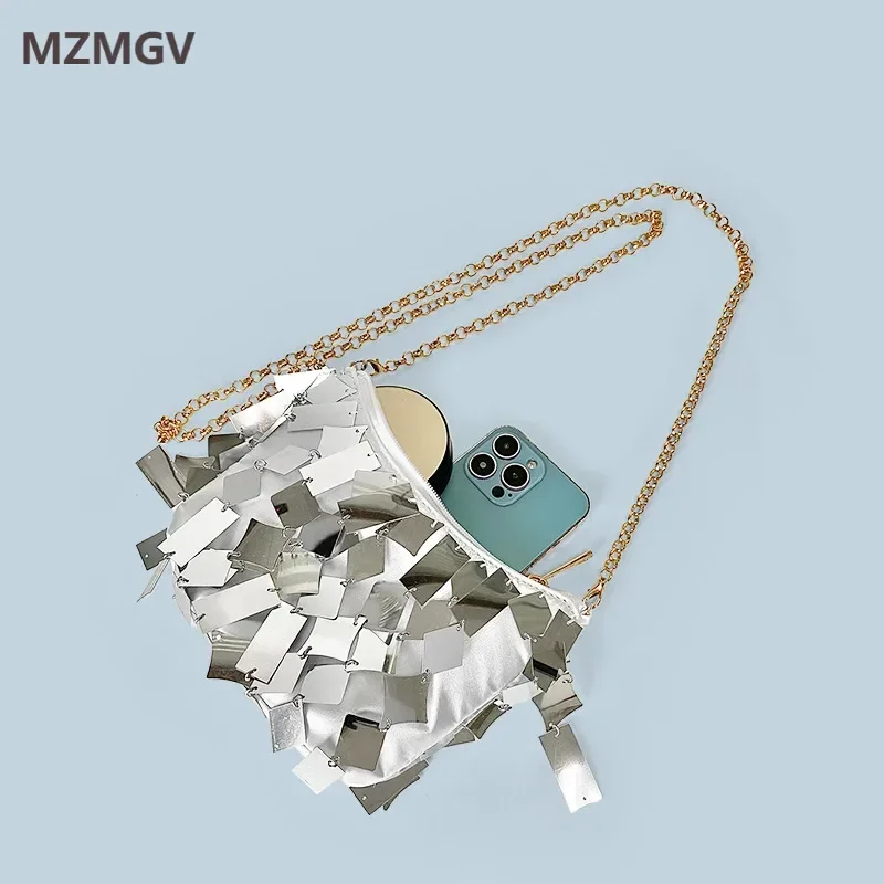 Korean Styke Fashion Sequin Square Fringed Bag Design Silver Metal Chain Single Shoulder Crossbody Bag Female Evening Clutch Bag
Korean Styke Fashion Sequin Square Fringed Bag Design Silver Metal Chain Single Shoulder Crossbody Bag Female Evening Clutch Bag