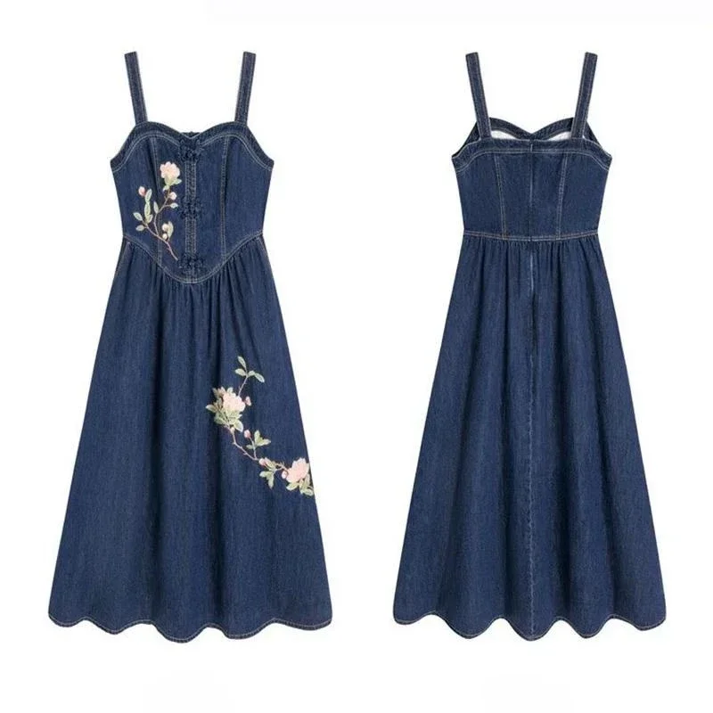 Embroidered Denim Dress For Women Spring Summer 2025 New Retro Versatile Waist Closure Long Denim Strap Dress Mujer Vestidos
Embroidered Denim Dress For Women Spring Summer 2025 New Retro Versatile Waist Closure Long Denim Strap Dress Mujer Vestidos