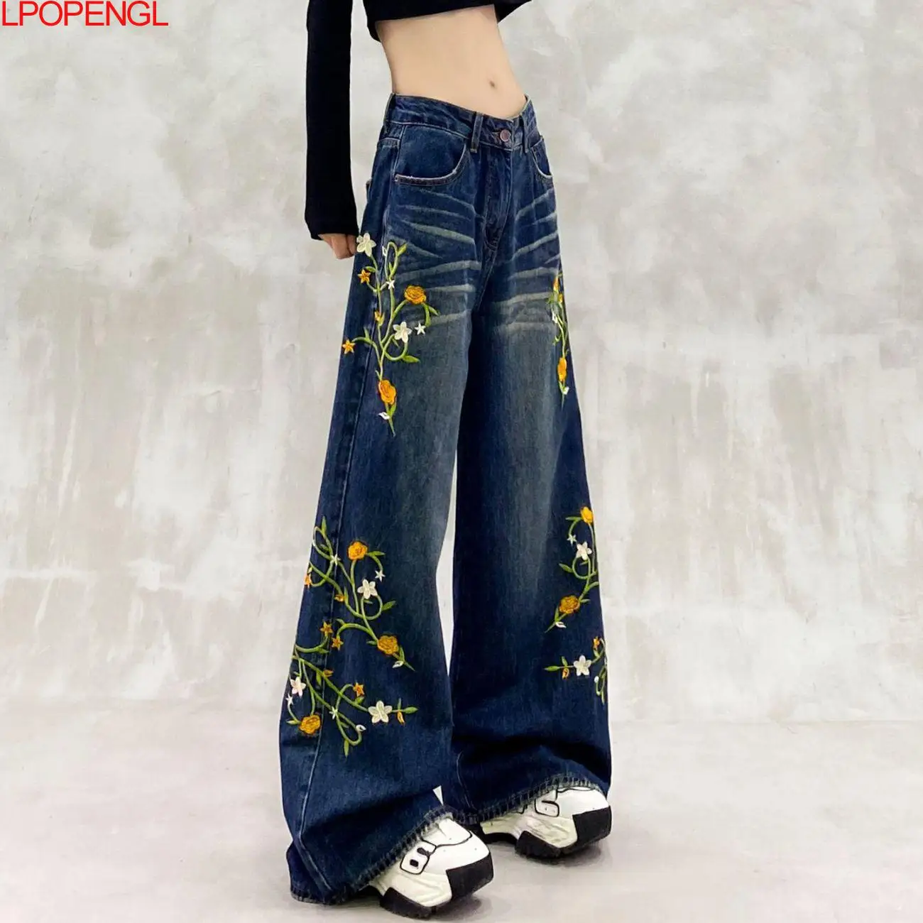 2025 джинсовые джинсы с вышитыми цветами, потертые потертые женские осенние новые стильные свободные универсальные прямые широкие брюки с высокой талией
2025 джинсовые джинсы с вышитыми цветами, потертые потертые женские осенние новые стильные свободные универсальные прямые широкие брюки с высокой талией