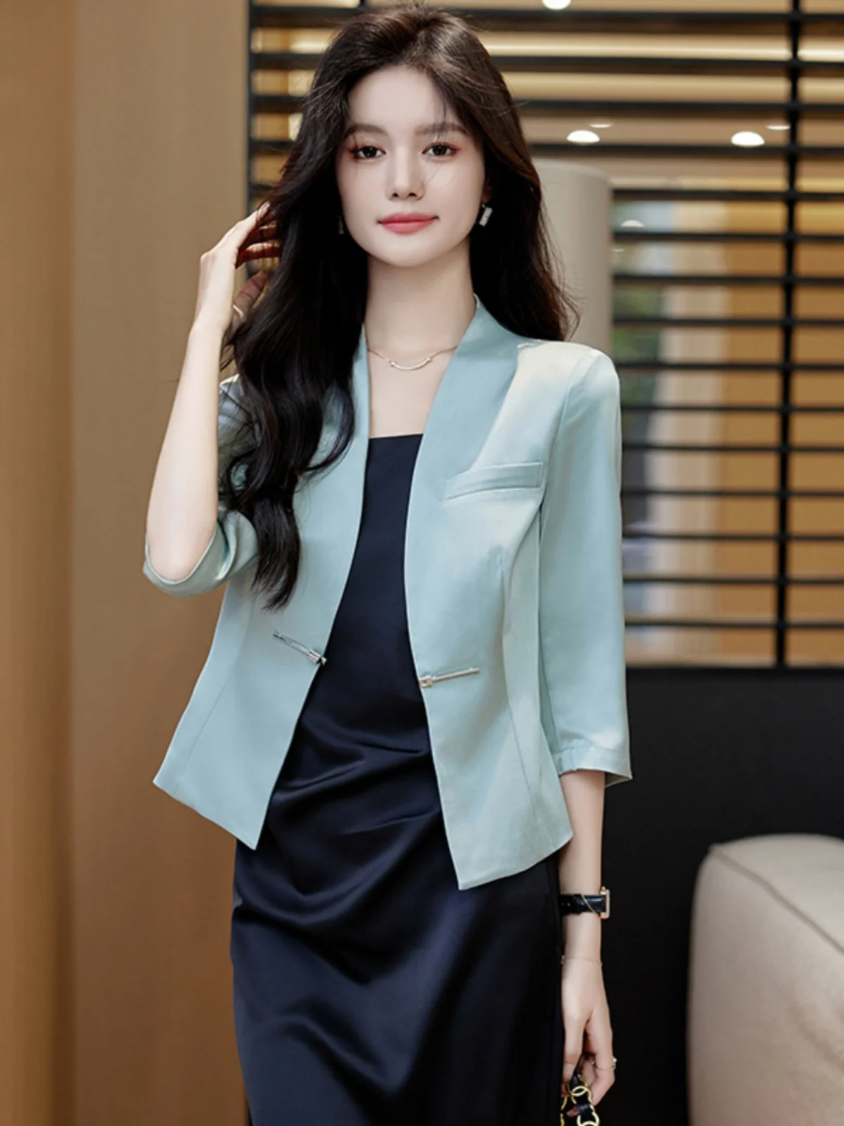 Elegant Neckless Women's Suit Jacket 2026 Spring Summer New Style Professional Seven Sleeve Business Formal Suit Set
Elegant Neckless Women's Suit Jacket 2026 Spring Summer New Style Professional Seven Sleeve Business Formal Suit Set