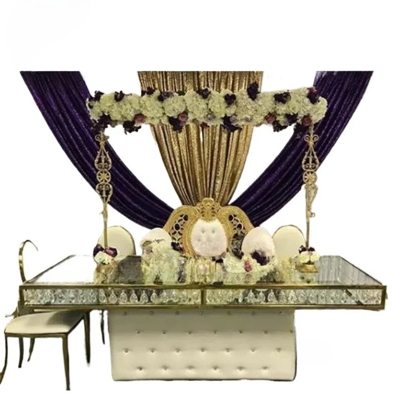 Beautiful stainless steel wedding cake table with crystal
Beautiful stainless steel wedding cake table with crystal