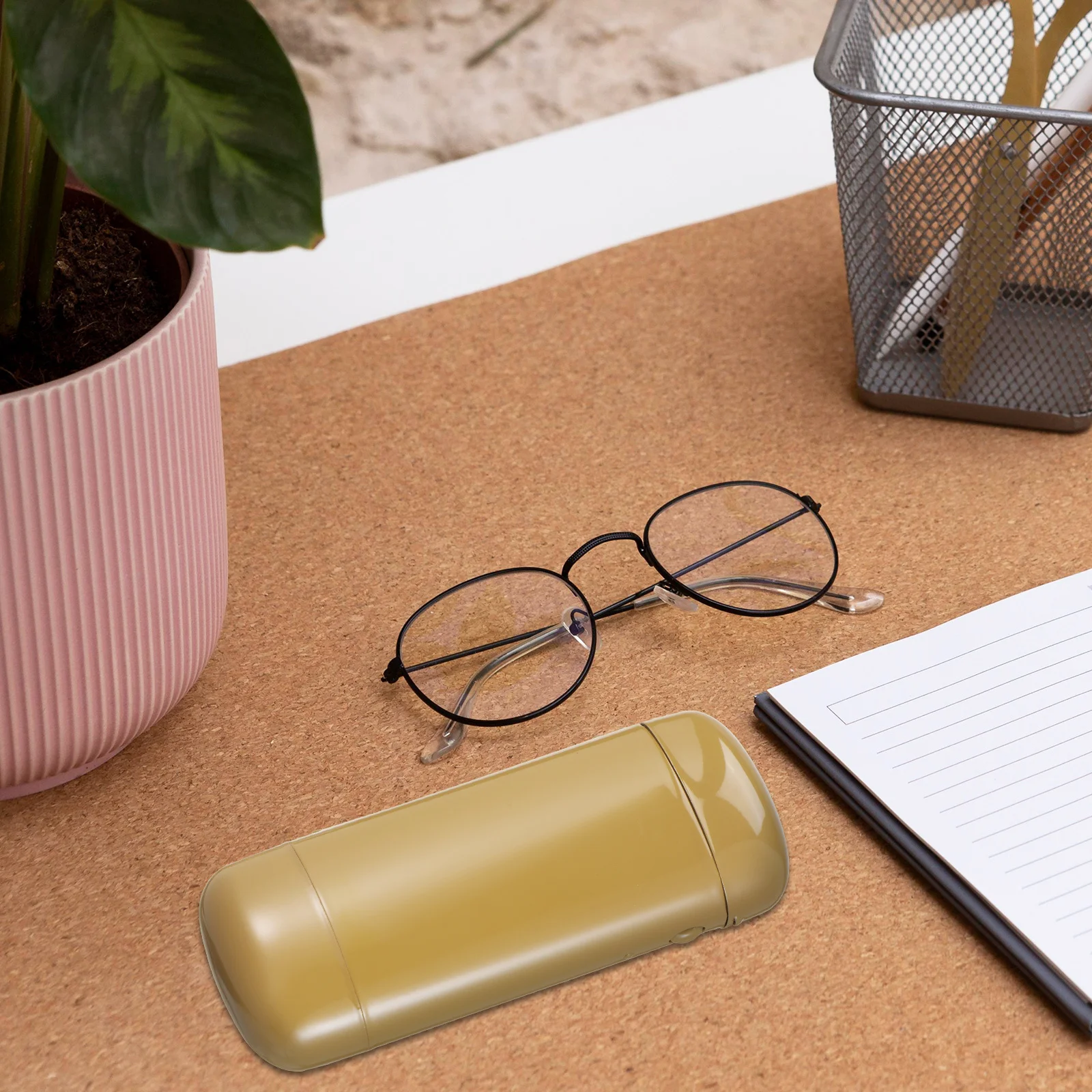 Slim Metal Glasses Case Hard Eyeglass Container Scratch Resistant For Sunglasses Women Men Portable Fashion Accessory
Slim Metal Glasses Case Hard Eyeglass Container Scratch Resistant For Sunglasses Women Men Portable Fashion Accessory