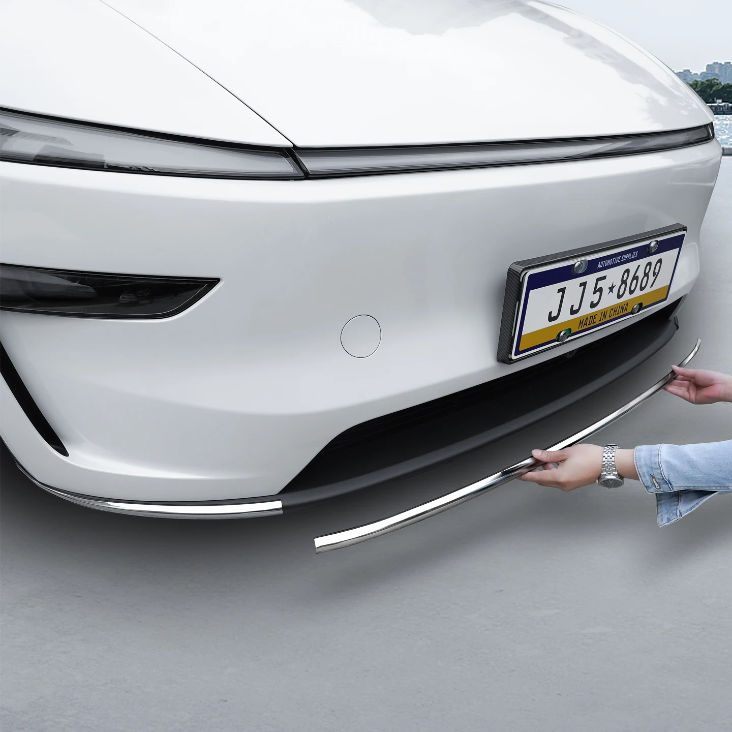 Suitable for Tesla Model YL/Model Y Juniper front bumper decorative strip, front bumper stainless steel collision accessories
Suitable for Tesla Model YL/Model Y Juniper front bumper decorative strip, front bumper stainless steel collision accessories