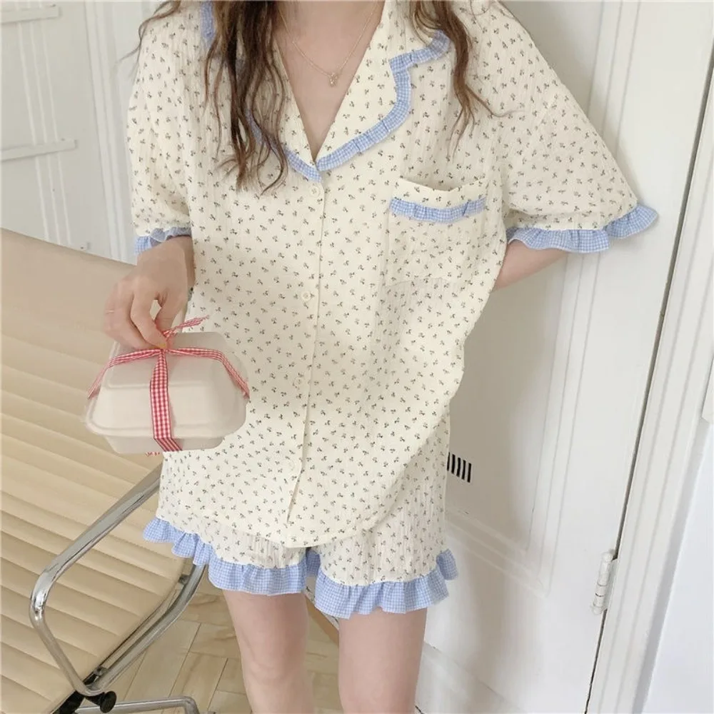 Lace Design Women Pajamas Set Cute Small Flowers Short-Sleeved Summer Pajamas Shorts Pocket Women's Pajamas Summer 
Lace Design Women Pajamas Set Cute Small Flowers Short-Sleeved Summer Pajamas Shorts Pocket Women's Pajamas Summer