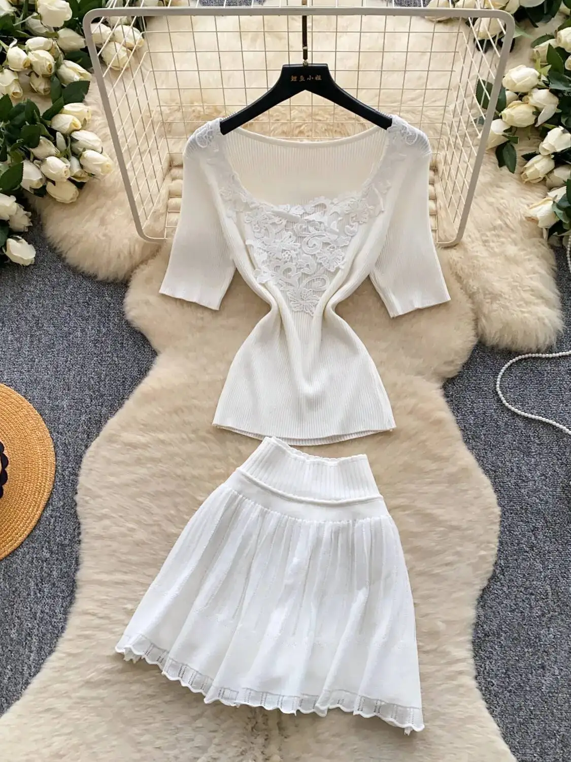 French Knitted Two Piece Sets Women Lace V-neck Knitted Short Sleeve Sweater Top Summer High Waisted Pleated Skirt Outfits
French Knitted Two Piece Sets Women Lace V-neck Knitted Short Sleeve Sweater Top Summer High Waisted Pleated Skirt Outfits