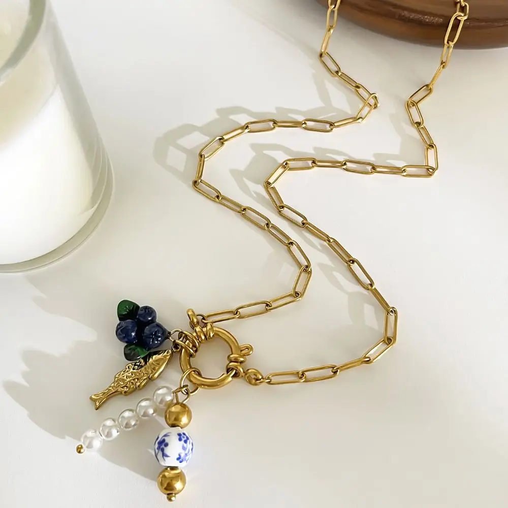 European Style Grape Blueberry Necklace Stainless Steel Trendy Shell Pendant Choker Gold Retro Clavicle Chain Jewelry Gift
European Style Grape Blueberry Necklace Stainless Steel Trendy Shell Pendant Choker Gold Retro Clavicle Chain Jewelry Gift