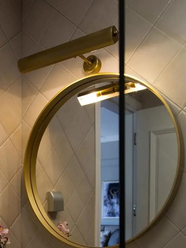 All-copper photo oil painting lamp, book wall cabinet, bookshelf, fill light, retro charging model, wiring-free d
All-copper photo oil painting lamp, book wall cabinet, bookshelf, fill light, retro charging model, wiring-free d