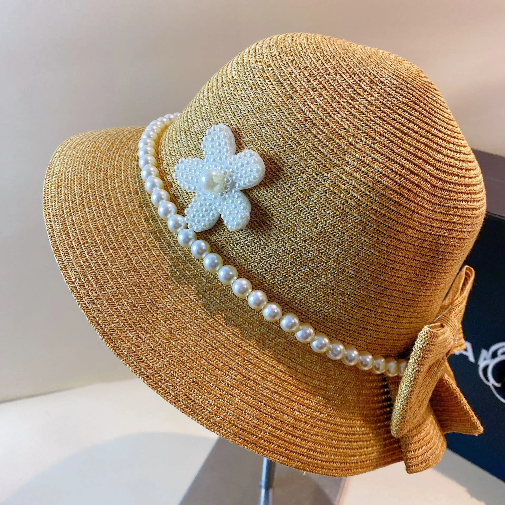 Spring/Summer Japanese Pearl Flower Fold Zou Bow Folded Mixed Color Straw Sunscreen Beach Fisherman Hat Basin Hat Straw Hat
Spring/Summer Japanese Pearl Flower Fold Zou Bow Folded Mixed Color Straw Sunscreen Beach Fisherman Hat Basin Hat Straw Hat
